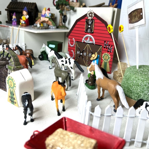 DOUBLE H HORSE RANCH FAIRY GARDEN GIFT SET - Picture 2 of 15